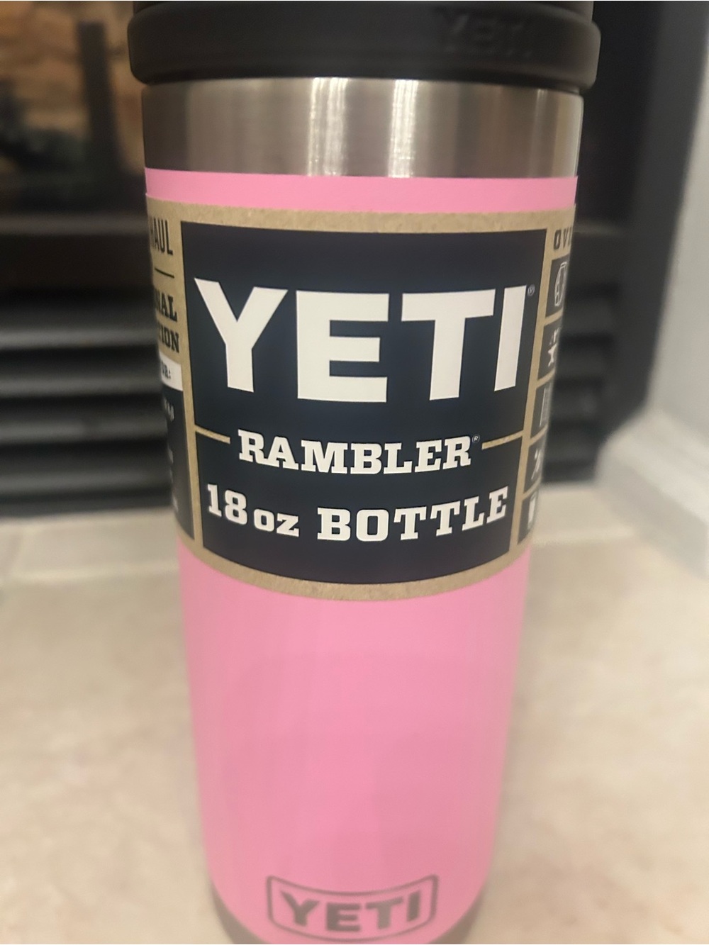 💕💕 YETI 18 oz. Rambler Bottle with Chug Cap New Color Power Pink!! - Picture 2 of 11